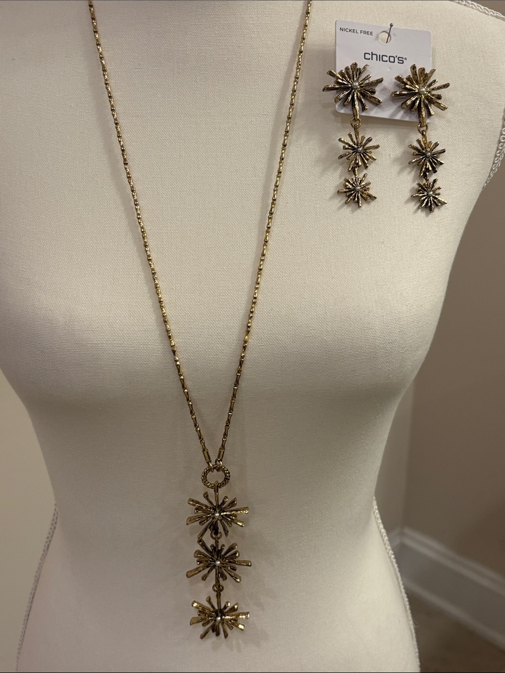 Chico's NWT Gold Starburst Pendant Necklace and Earrings Set - Gold